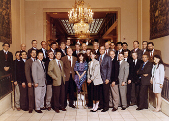 The GUSTO Steering Committee gathers for the release of the results from GUSTO-III, circa 1993.